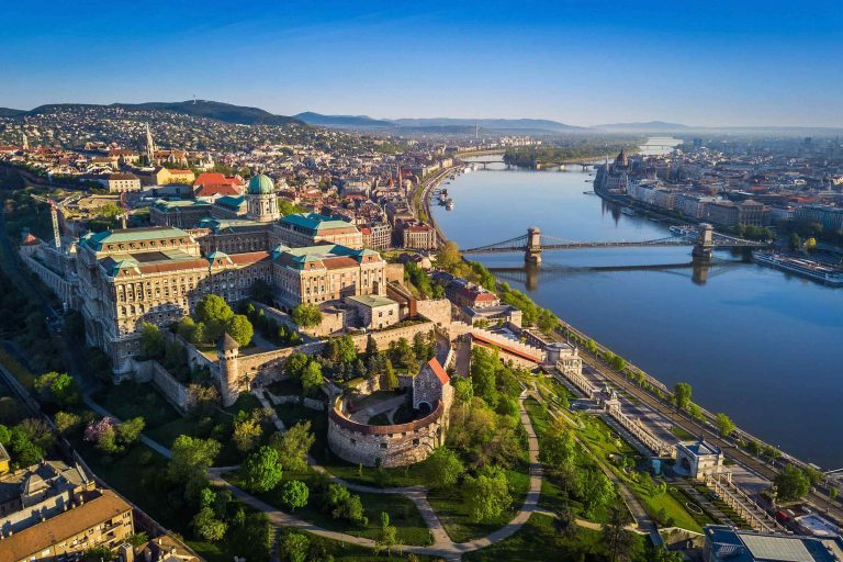 https://everesttest.tri.com.al/wp-content/uploads/2020/02/budapest-3-768x512.jpg
